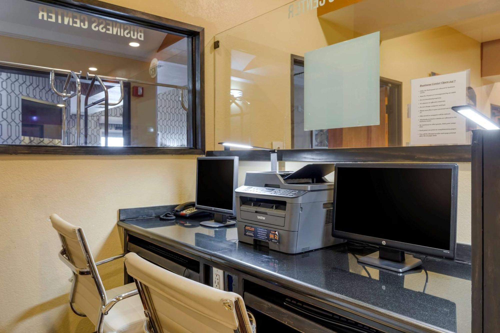 Best Western Plus Rockwall Inn & Suites Екстериор снимка
